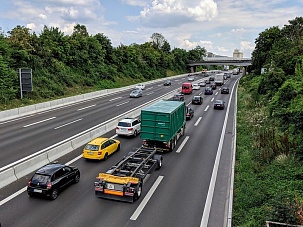 Автоперевозчики массово получают отказы в ночных пропусках для проезда по МКАД
